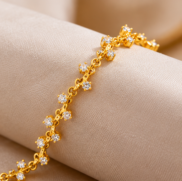 Golden Crystal Vine Bracelet for Women – Elegant Floral Link Chain with Sparkling Stones, Adjustable Stainless Steel Fashion Jewellery